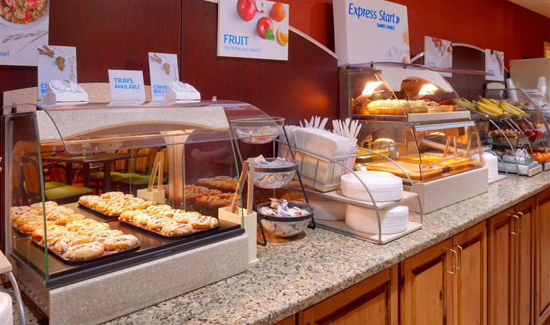 Holiday Inn Breakfast